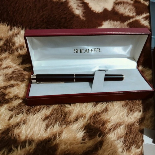 Parker and Sheaffer pens like new with 14k gold nib