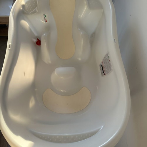 Baby bath with stand like new