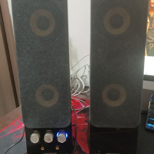 Creative GigaWorks T40 Series II 2.0 speakers used, stereo system