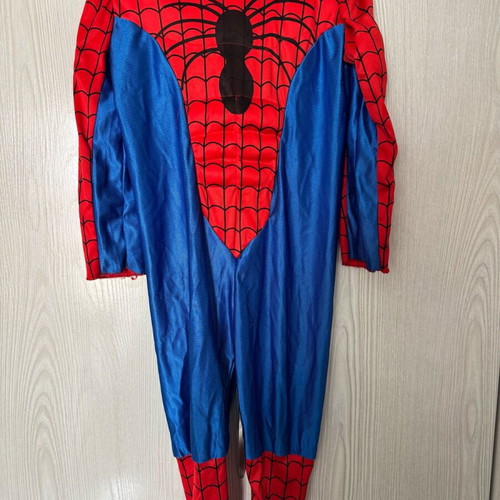 Spider-Man costume with mask and gloves used for age 6