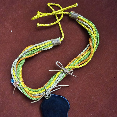 Choker boho handmade, like new, leather straps, waterproof clay
