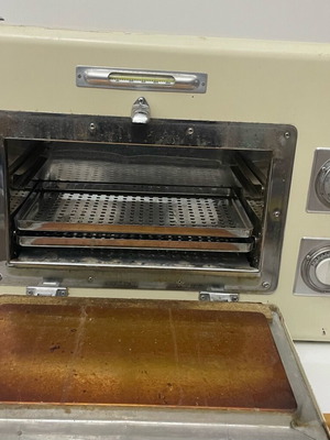Sterilizer - Surgical instrument oven of 1951