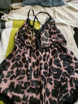 Women's bodysuit like new, animal print, open back, size M