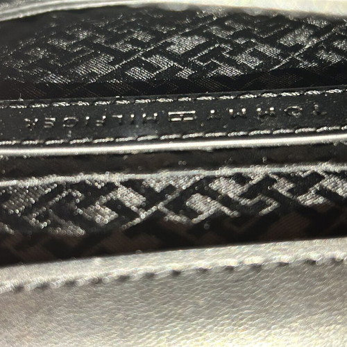 Tommy Hilfiger crossbody bag like new, adjustable strap, black