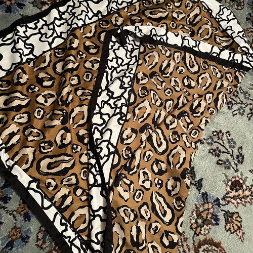 Tous scarf like new, black and brown