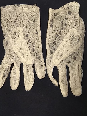 Γάντια λευκά κεντητά μεταχειρισμένα, νούμερο medium