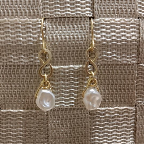 Gold earrings with pearls handmade from scratch, new