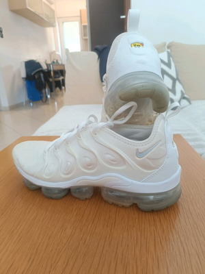Nike Air Vapormax VM σε άριστη κατάσταση, άσπρα, μέγεθος 45