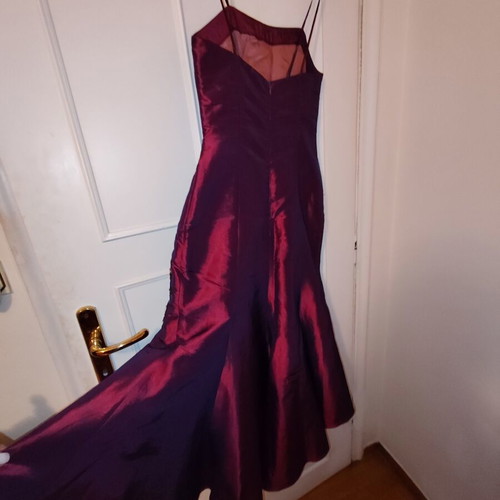 Asymmetric evening dress taftas purple like new with lace and pearls