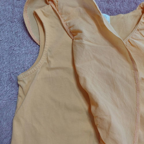 Zara girls crop top like new, orange with ruffles