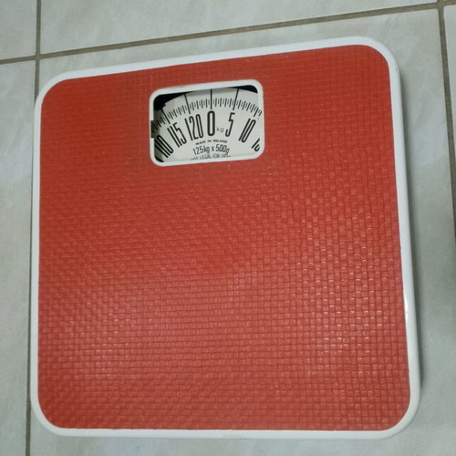 Vintage scale used from Ireland 27x27 cm missing glass