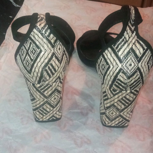 SHE COLLECTION SANDALS