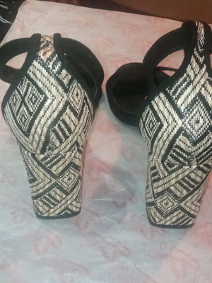 SHE COLLECTION SANDALS