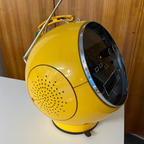 Prinzsound SM8 "Space Helmet" radio used from 1970