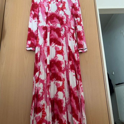 Karavanclothing dress red like new, size L