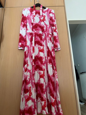 Karavanclothing dress red like new, size L