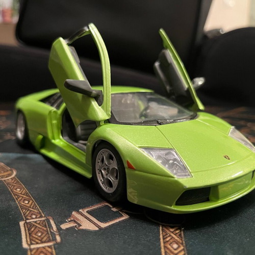 Lamborghini green 1:24 like new