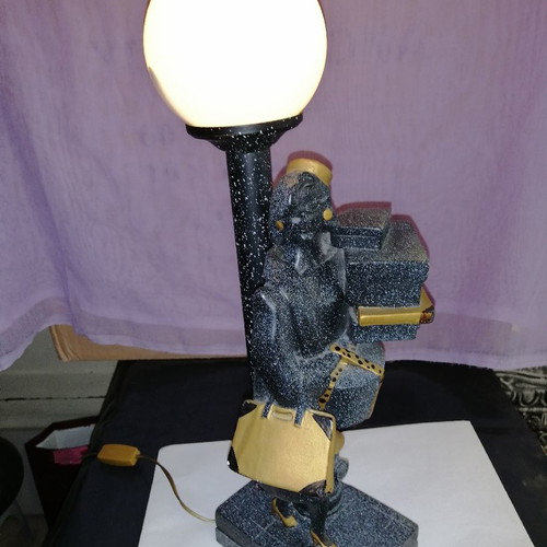 Table lamp