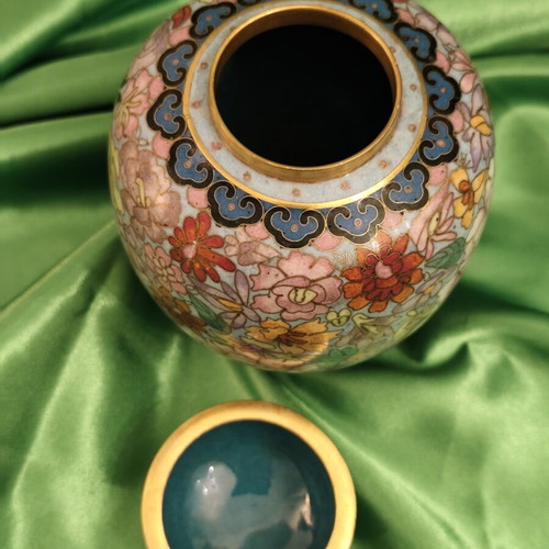 Cloisonné Chinese Vase "Thousand Flowers" with Lid like new