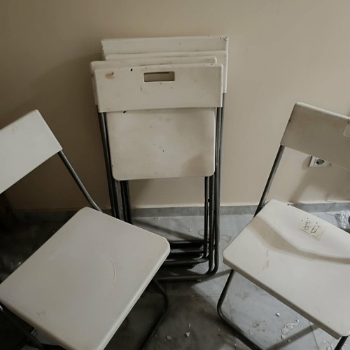 Folding chairs used, set of 6 with metal legs and plastic backrest
