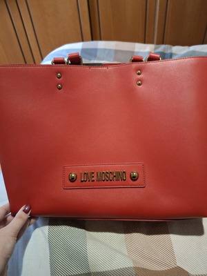 Love Moschino large red shoulder bag like new with pouch