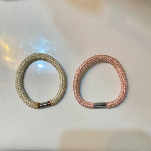 Hair ties like new, pack of 3 multicolored