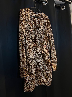 Zara mini dress leopard print new, size M
