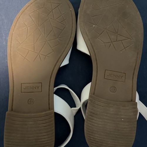 White sandals size 40, like new