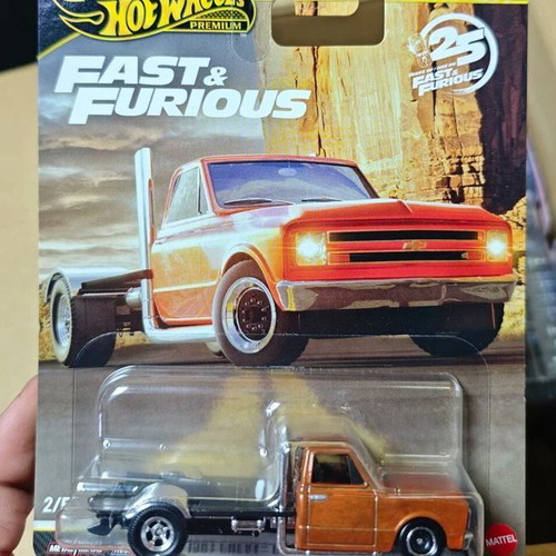 Hot Wheels Custom Chevy new