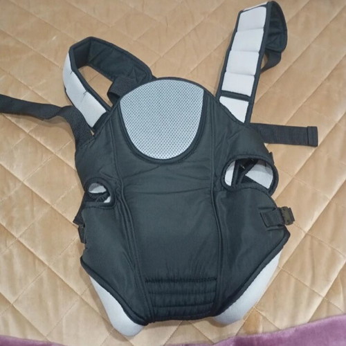Baby carrier neutral color for 3-12 kg like new