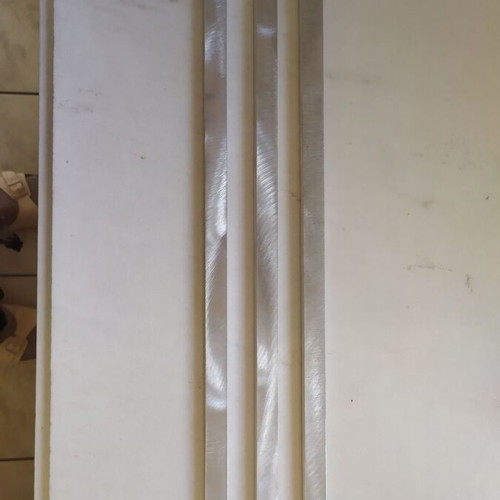 Βέργες brushed aluminium καινούργιες, 3 τεμάχια περίπου 50 εκ από Ιταλία