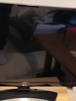 TV monitor LG 32 ιντσών σαν καινούργιο