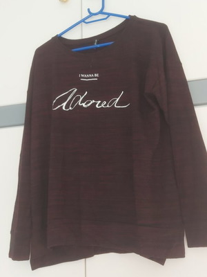 Stradivarius Long-Sleeve Shirt like new, size L, burgundy