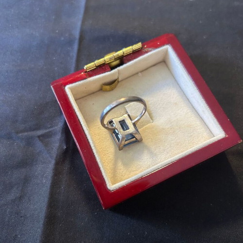 Silver 925 ring with blue stone like new