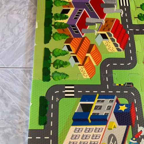Children's floor puzzle like new, 9 pieces, 92x92 cm