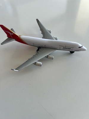 Metal airplane figure like new, static