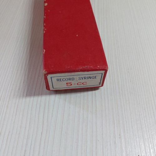Glass syringe 5cc from the 1960s like new