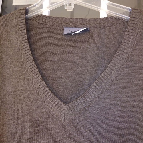 Courezee men's wool sweater French like new, size XL brown