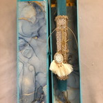Candle with macrame bracelet and keychain new with handmade box