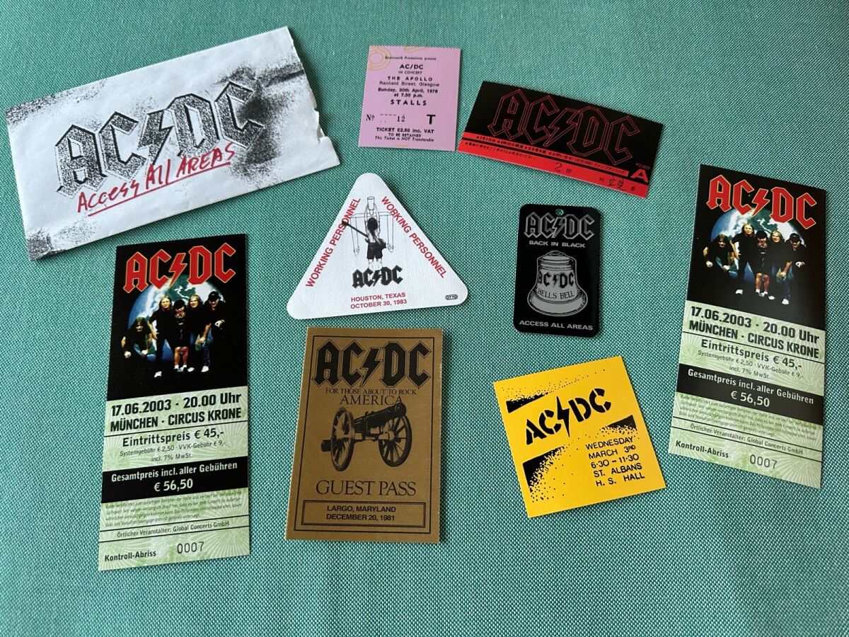 AC/DC/プラグ・ミー・イン～コレクターズ・エディション・3DVD・セット