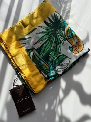 Gucci pashmina with tropical design, new, multicolor
