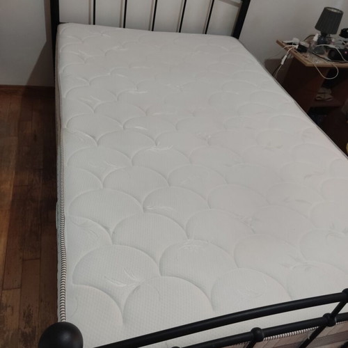 Metal bed 120x200 with Hesperus Dynamic mattress like new