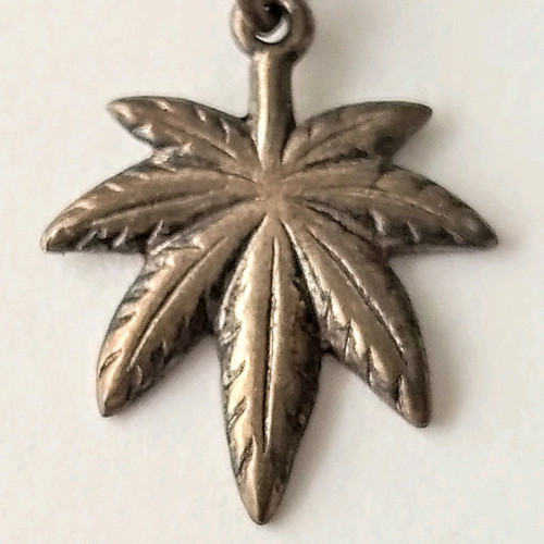 Silver 925* pendant used with small leaf design