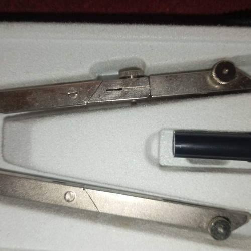 Divider in case used