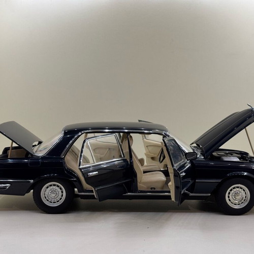 Mercedes-Benz 450 SEL 6.9 1:18 model car new by Revell