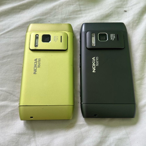 Nokia N8 used phones for parts, set of 2