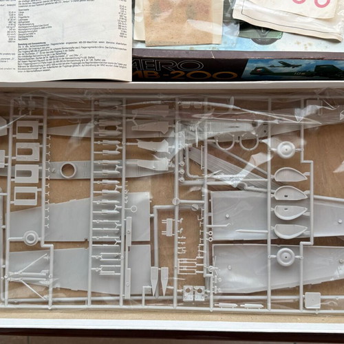 KP Kovozavody Prostejov Aero MB-200 1/72 model kit like new, vintage