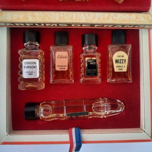 Parfums de France Vintage Set used, 10 miniatures and Bath Perfume Oil