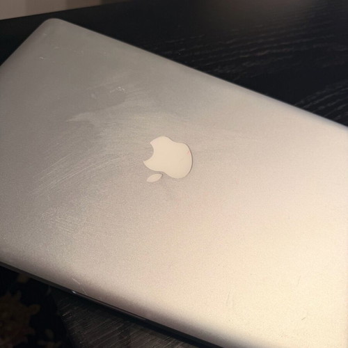MacBook Pro 13" (2011) like new with Apple charger