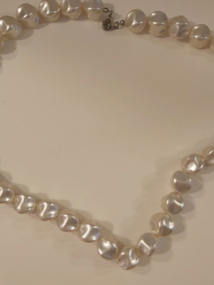 Necklace very elegant used